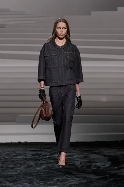 Look 28